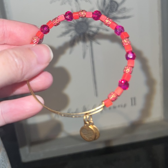 🩷Valentine’s Day🩷 Alex and Ani bracelet - Picture 4 of 4